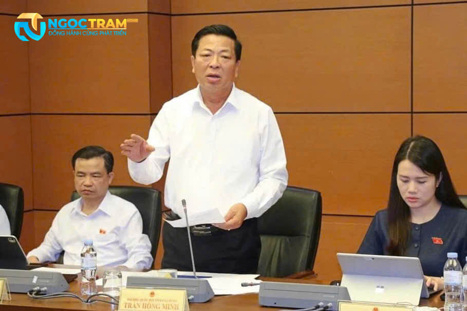Đại biểu Quốc hội Trần Hồng Minh phát biểu tại phiên thảo luận về chính sách nhà ở và bất động sản