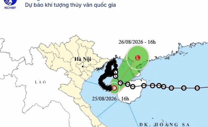 Bản đồ dự báo cho thấy bão số 4 đã suy yếu thành áp thấp nhiệt đới trên Vịnh Bắc Bộ.