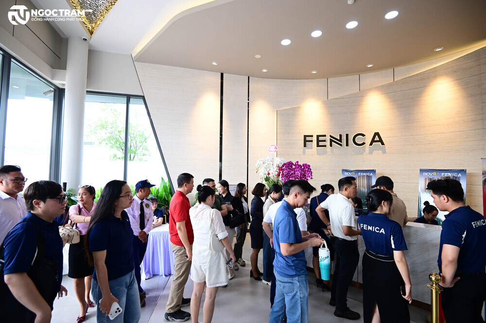 Khách hàng tìm hiểu thông tin dự án căn hộ Fenica trong bối cảnh thị trường bất động sản hồi phục